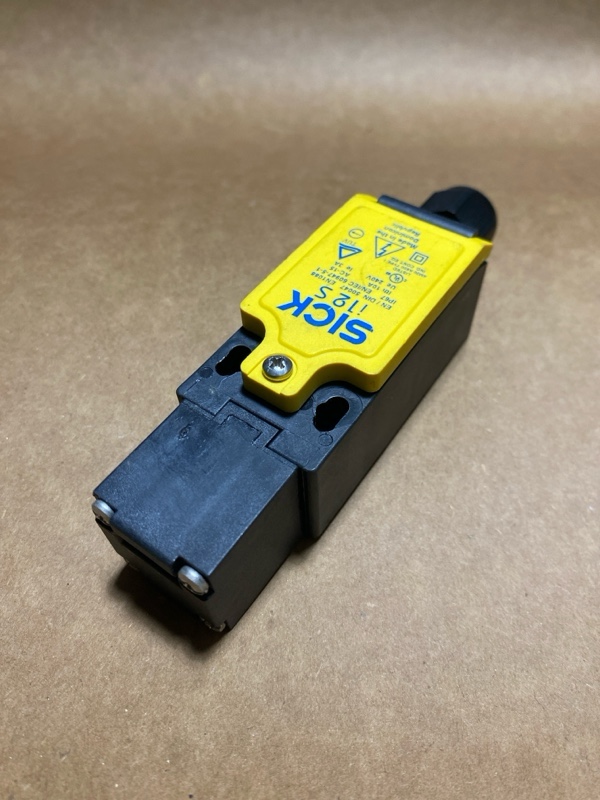 Hình ảnh công tắc cửa an toàn SICK i12-SB213 - tổng thể thiết bị