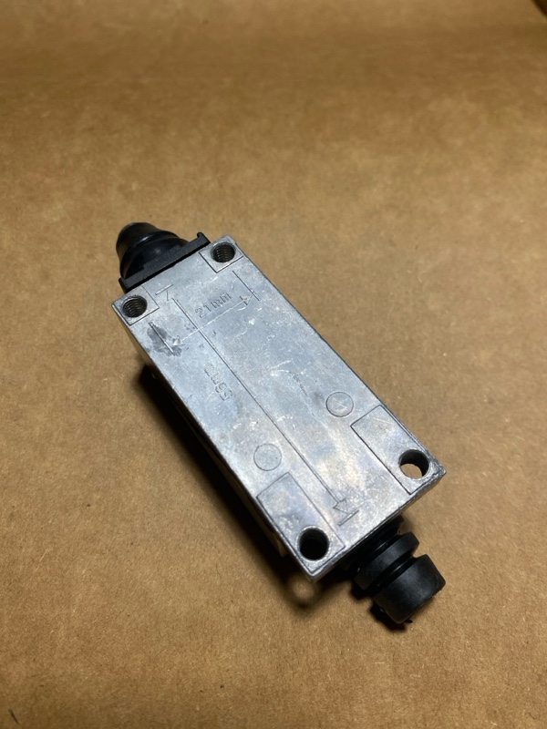 Chi tiết push plunger OMRON D4V-8111Z