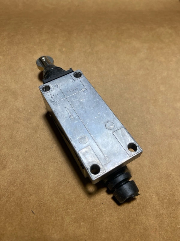 Chi tiết roller plunger của OMRON D4V-8112Z