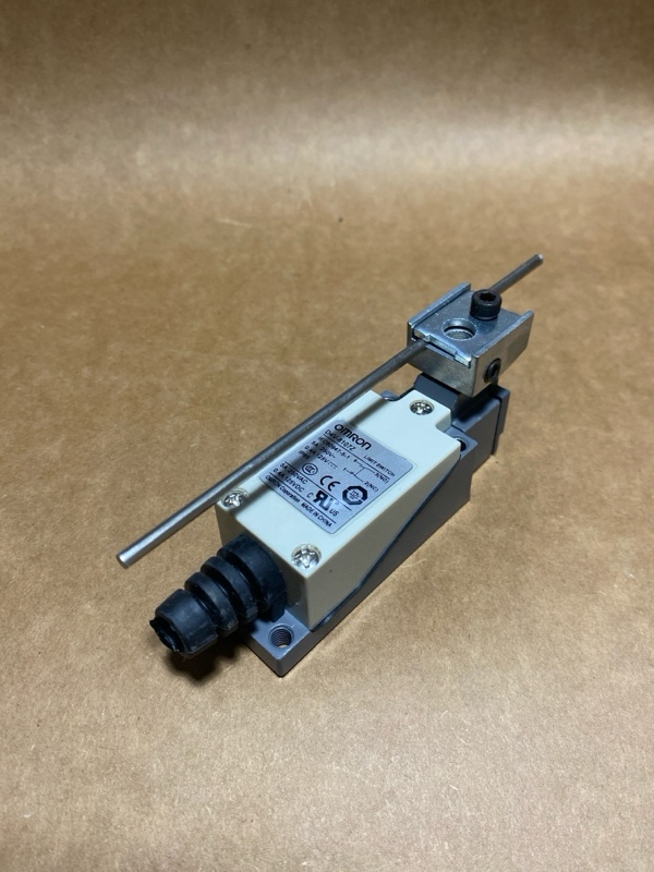 Hình ảnh thực tế OMRON D4V-8107Z - góc nhìn tổng thể