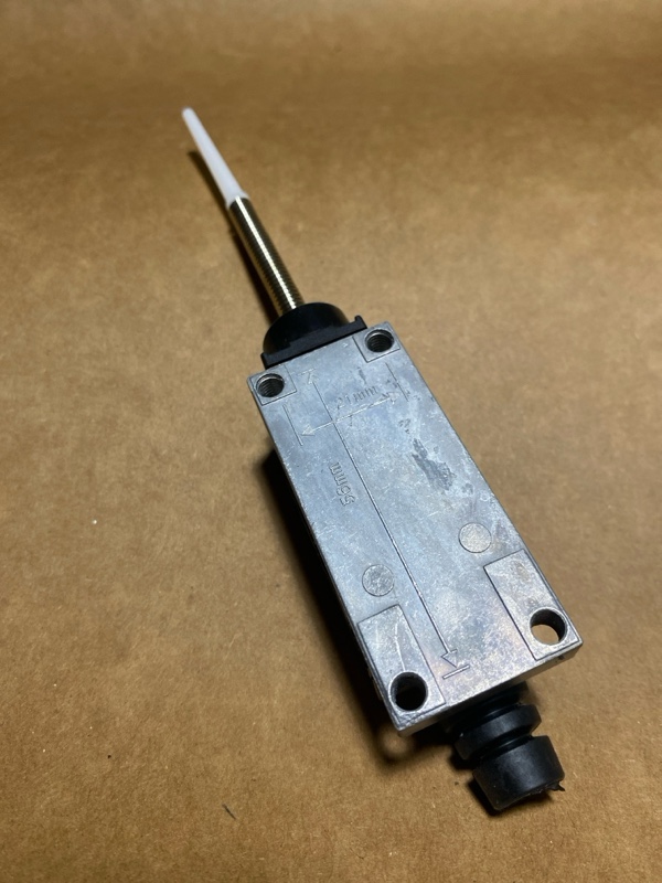 Chi tiết lò xo tác động của OMRON D4V-8166Z