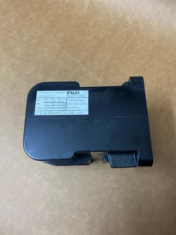 Hình ảnh thực tế Contactor Fuji SRC3631-5-1 nội địa Nhật