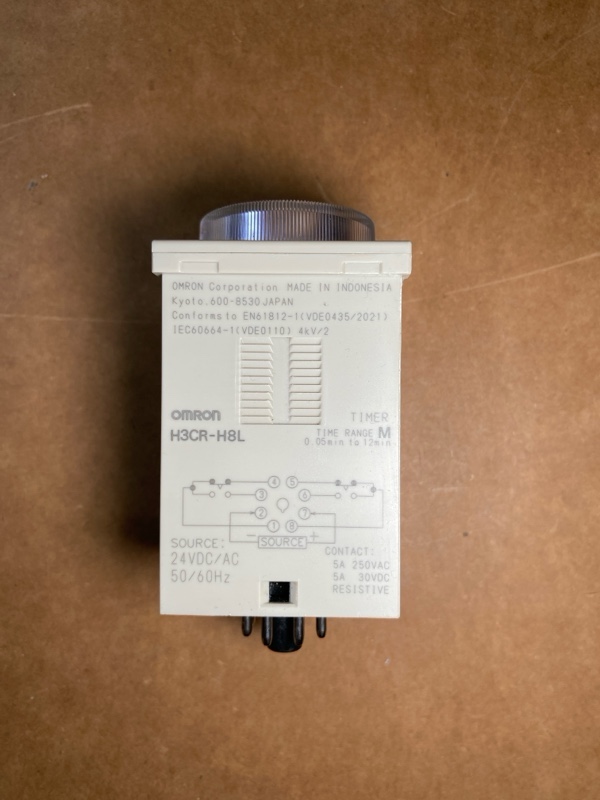 Hình ảnh thực tế rơ le thời gian Omron H3CR-H8L 24VAC/DC M - chi tiết mặt trước