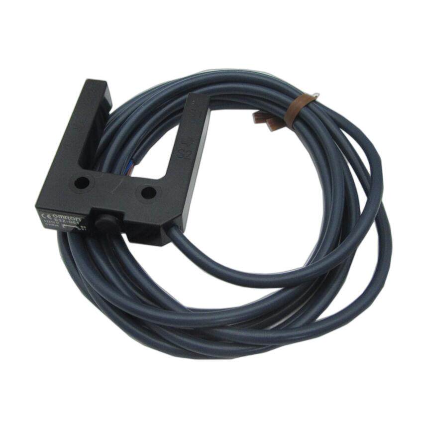 Cảm biến quang chữ U E3Z-G61 dây 2m