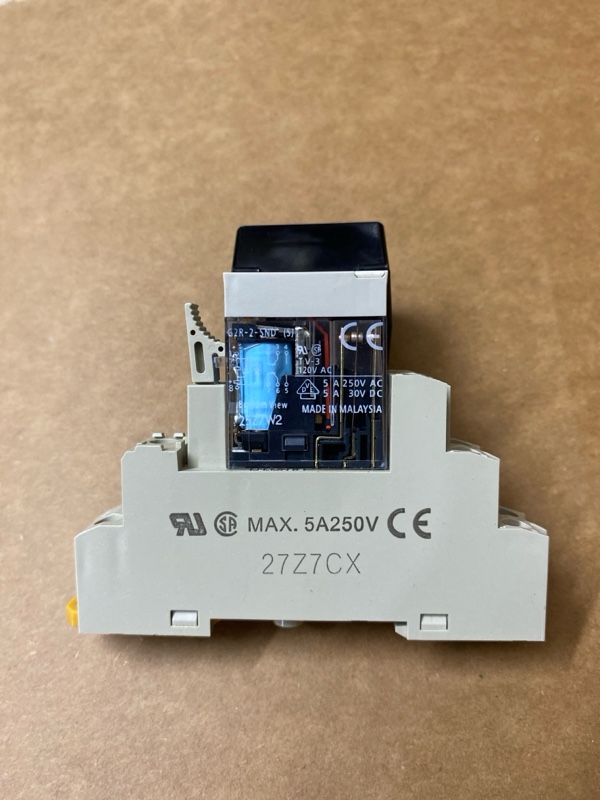 Relay 2 cực OMRON G2R-2-SND thực tế