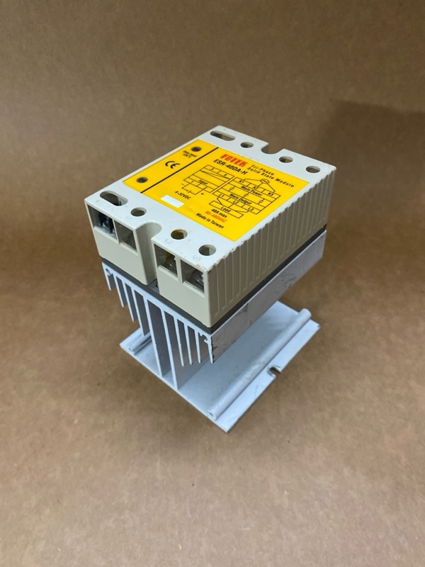Relay bán dẫn 3 pha FOTEK ESR-40DA-H - hình ảnh thực tế