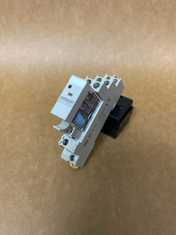 Rơ le trung gian 8 chân OMRON G2R-2-SND