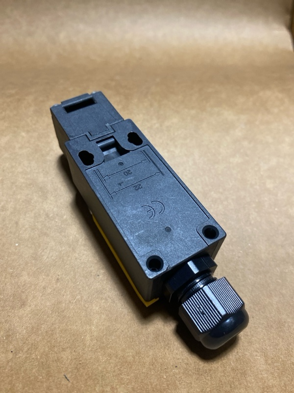 Chi tiết đầu nối và cơ cấu i12-SB213