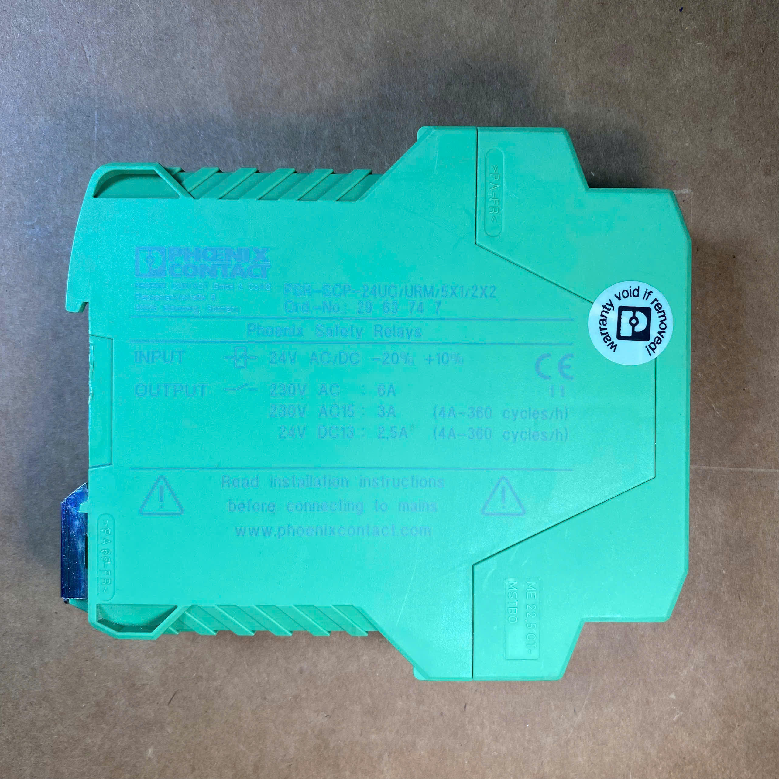 Hình ảnh thực tế rơ le an toàn Phoenix Contact PSR-SCP-24UC/URM/5X1/2X2 - chi tiết cận cảnh