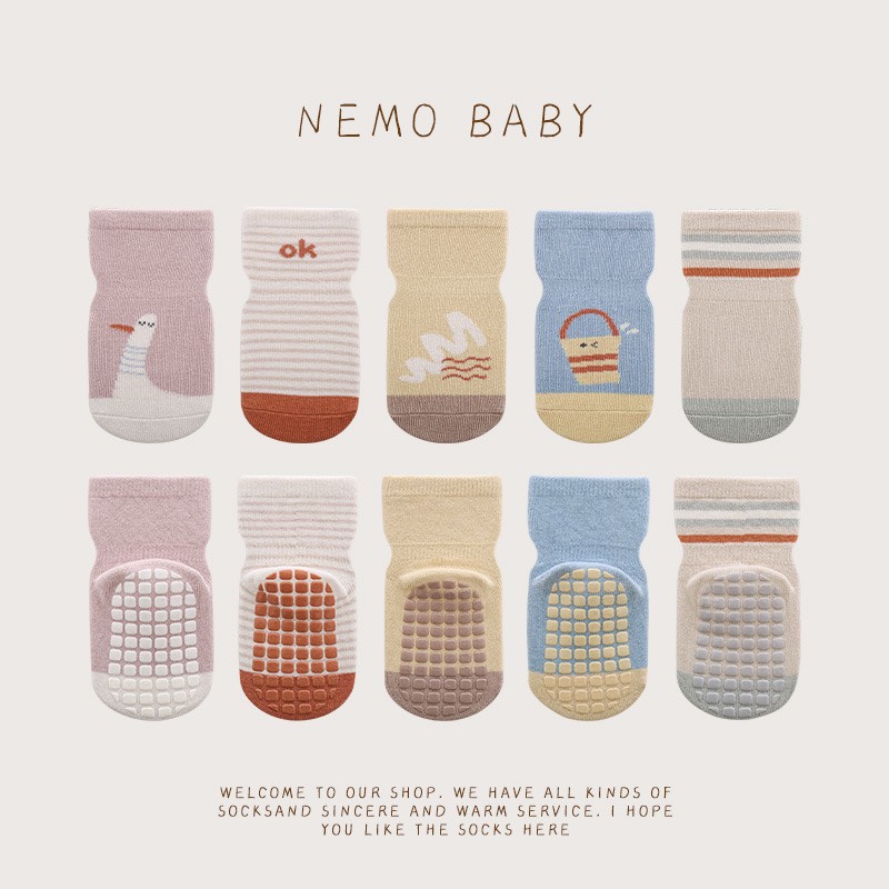 Tất cao cổ chống trượt nhiều mẫu (1 đôi)