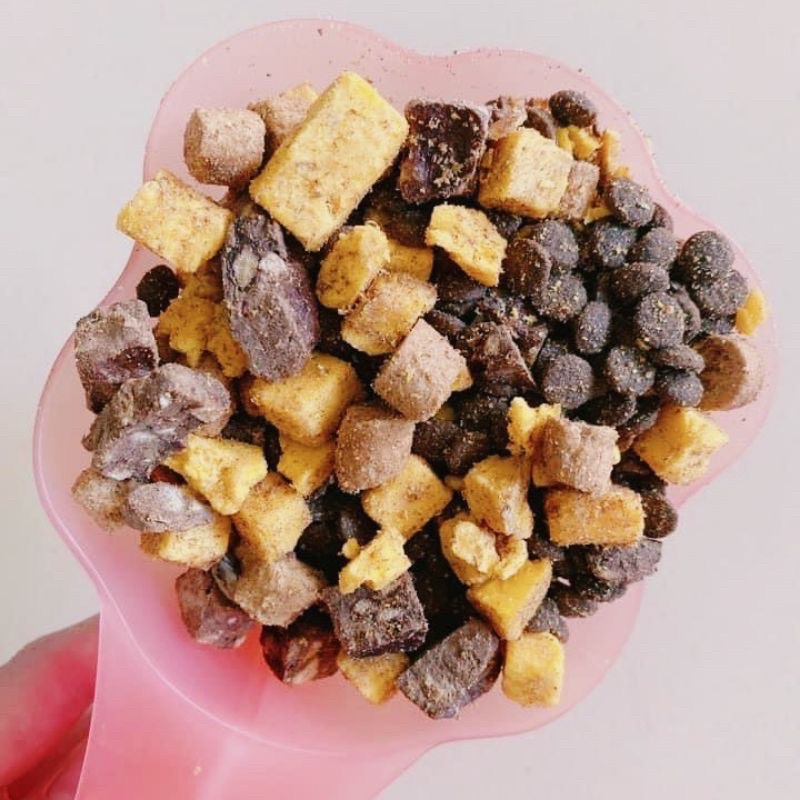 Thức ăn cho mèo có Topping Mister Donut - 9Kg
