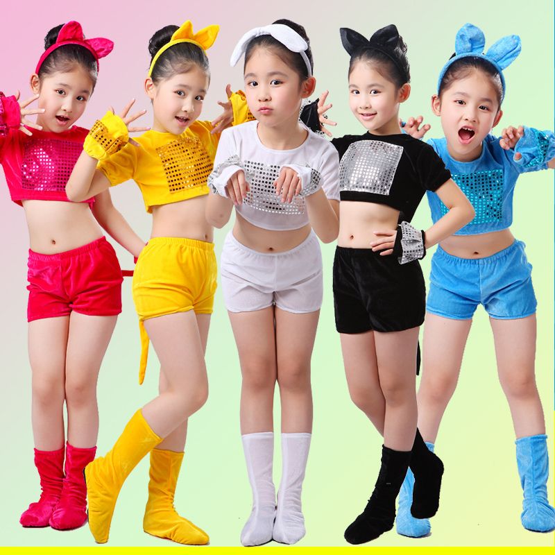 Quần áo tập Aerobic trẻ em được may từ vải cotton, thun hoặc spandex