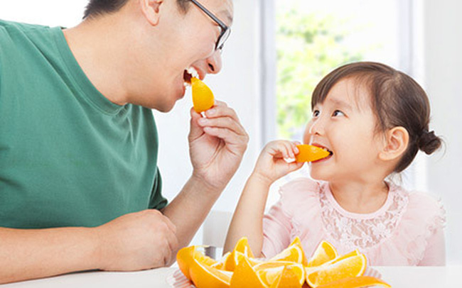 Bố mẹ nên làm gì khi trẻ lười ăn trái cây