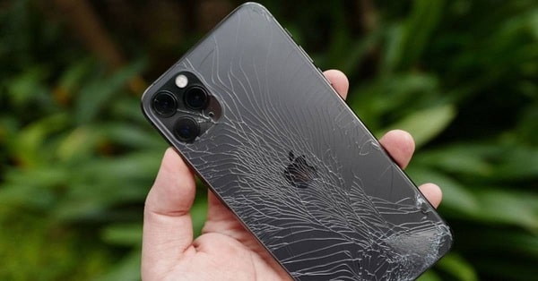 Vai trò của kính lưng đối với iPhone