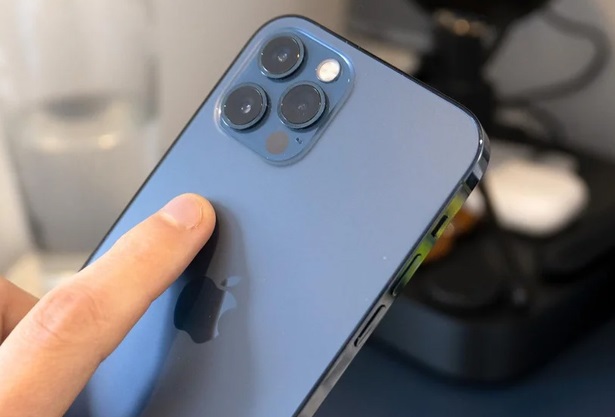 Gõ nhẹ vào lưng iPhone