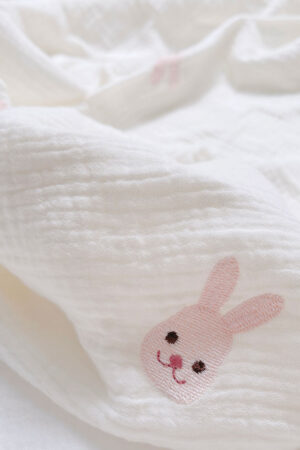 Bộ chăn gối cho bé – Mẫu Thỏ hồng chần bông
