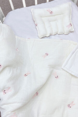 Bộ chăn gối cho bé – Mẫu Thỏ hồng chần bông