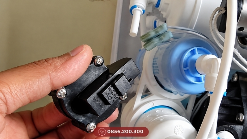 Van máy lọc nước