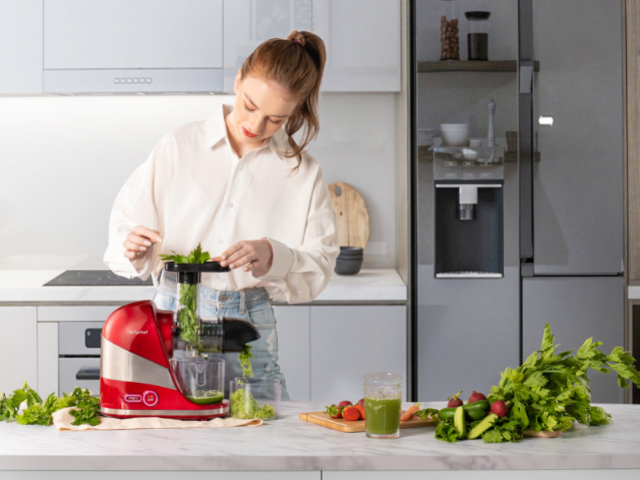 Ưu điểm của máy ép chậm trục ngang so với máy ép nhanh