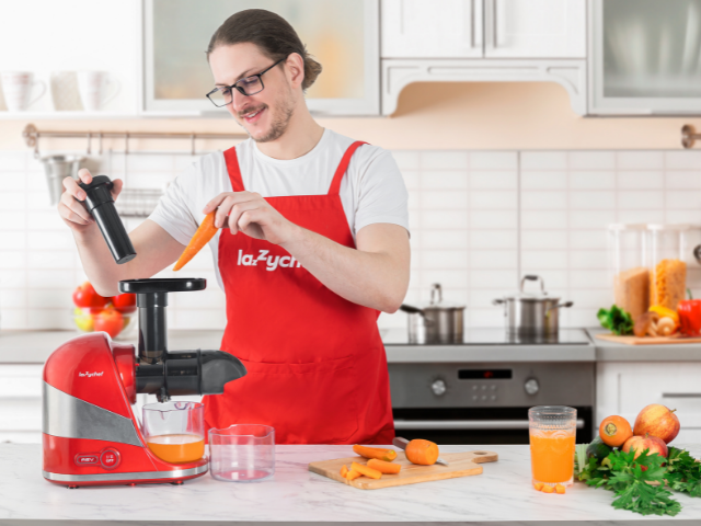 Bỏ ra 3 triệu sắm máy ép trục ngang LazyChef, chị em sành điệu mách nhỏ 5 tips càng dùng càng bền