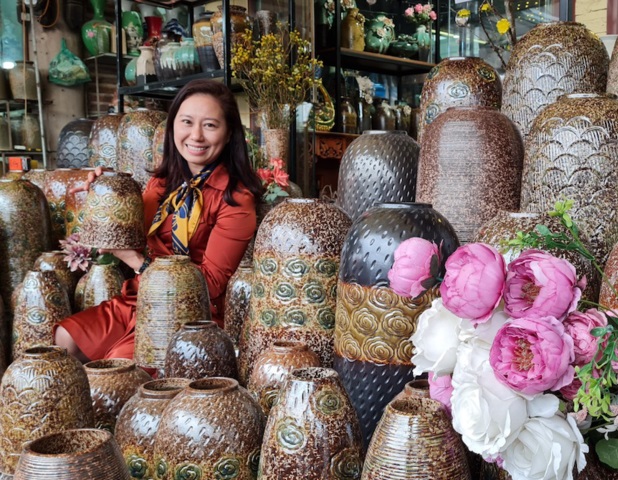 Những lưu ý khi mở quầy bán bình hút lộc và bình cắm hoa gốm sứ bát tràng trong khu vui chơi giải trí ?