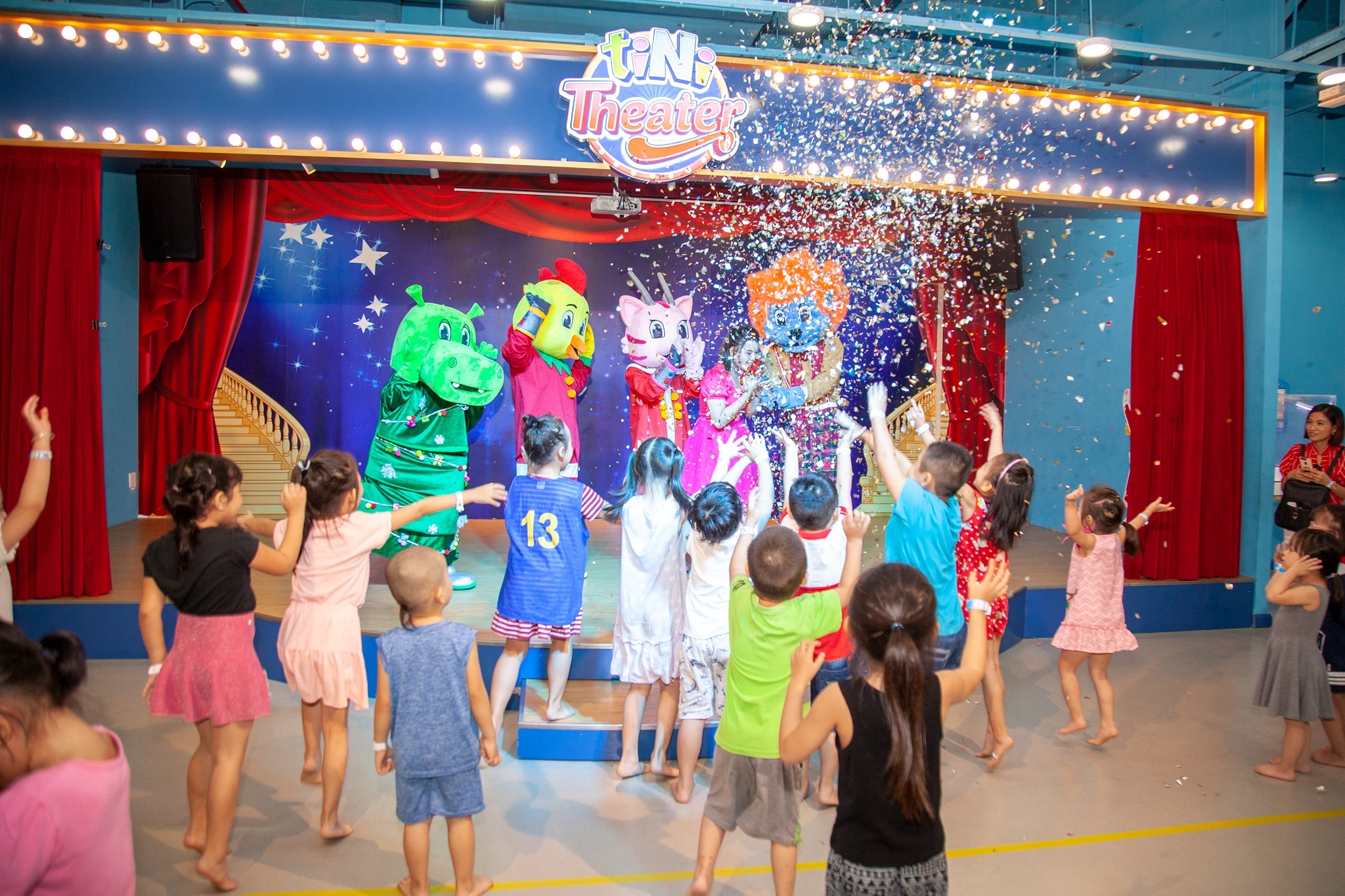 20 Ý tưởng quay video ngắn Trước và Sau khi nhận giải trên sân khấu khu vui chơi giải trí cho khách hàng thân thiết)