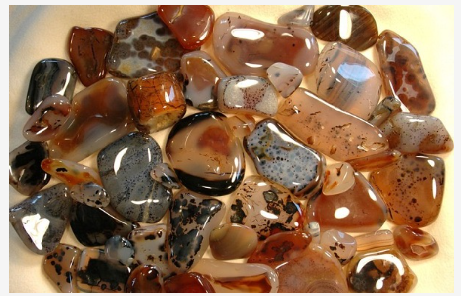 Tại sao Đá Mã Não được nhiều người sử dụng trong phong thủy ?