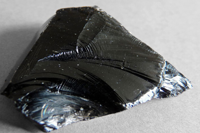 Tại Sao Đá Obsidian Được Mệnh Danh Là 