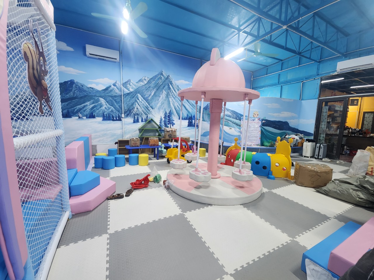 Khu vui chơi trong nhà