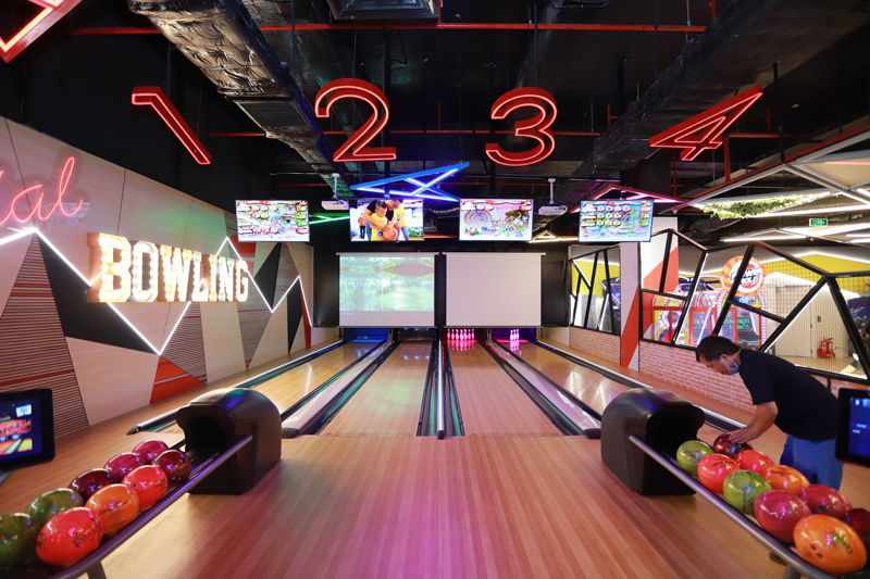 Trải nghiệm chơi bowling tại Timezone Aeon Mall Hà Đông