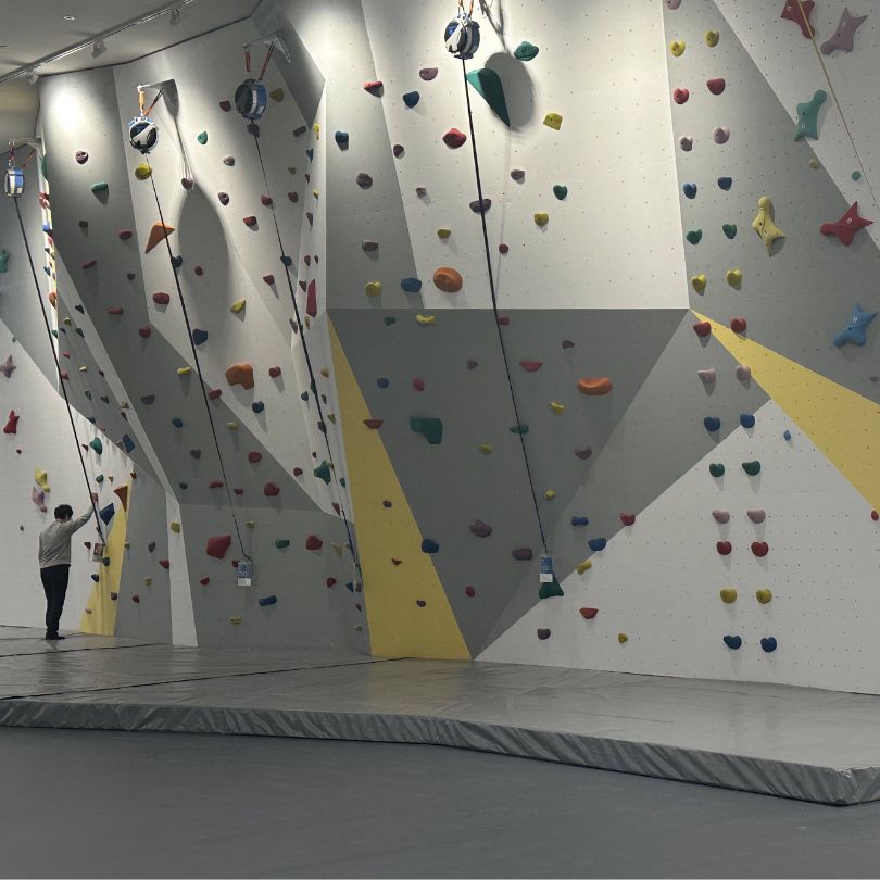 Leo Núi Nhân Tạo Trong Nhà LNTNKB07 – Thiết Kế Chuyên Nghiệp, An Toàn