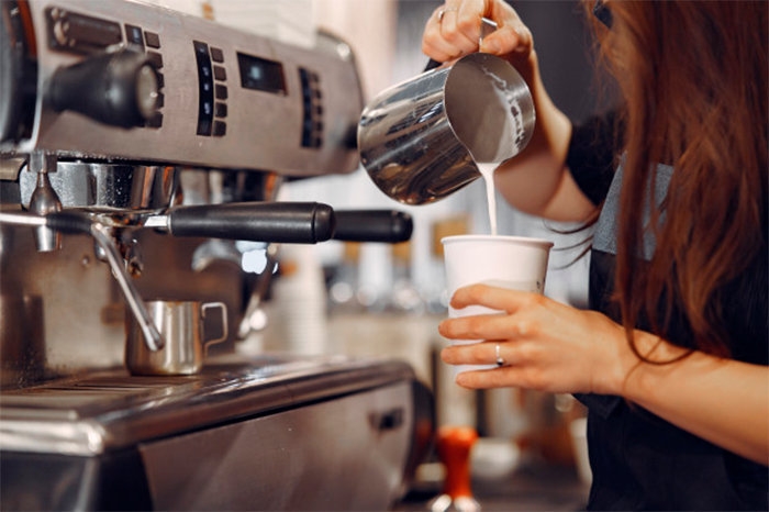 Đào tạo Nhân viên pha chế đồ uống đồ ăn NVPCDUKB trong khu vui chơi giải trí trong nhà hiệu quả chuyên nghiệp