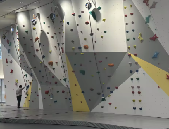 Leo Núi Nhân Tạo Trong Nhà LNTNKB11 – Bộ Môn Thể Thao Giúp Bạn Khám Phá Giới Hạn Bản Thân