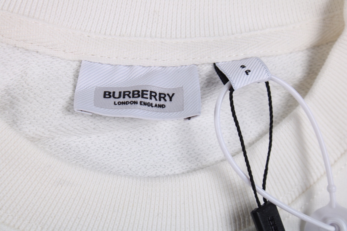 Burberry war 2025 horse sweater
