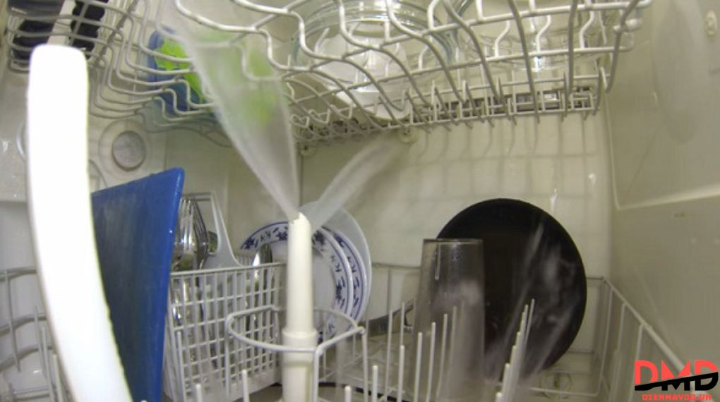 Máy rửa bát báo lỗi – nguyên nhân và xử lý tại nhà