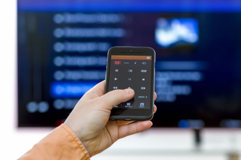 Hướng dẫn chi tiết cách mở Tivi mà không cần dùng điều khiển từ xa
