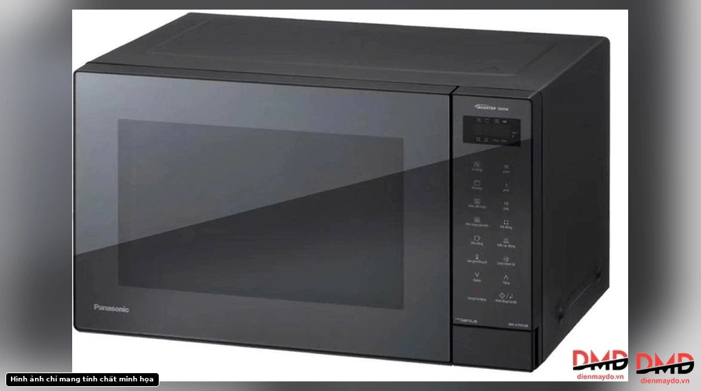 Angled view of Lò vi sóng Inverter kết hợp nướng Panasonic NN-GT65QBYUE 31 lít showing the top and right side