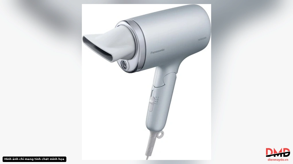 Máy sấy tóc Panasonic EH-NA7M-H645 1600W angled view with concentrator nozzle