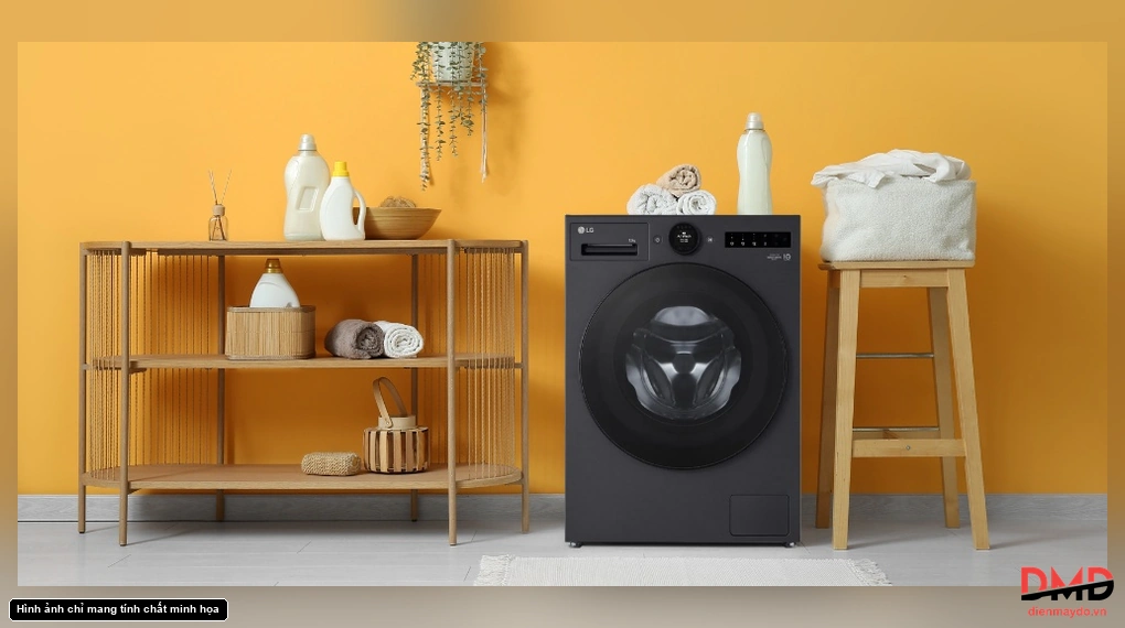 Máy giặt cửa trước màu tối trong không gian giặt tông vàng
