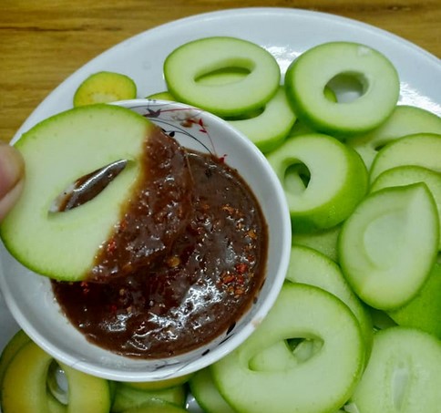 Xoài Bao Tử Chấm Mắm Ruốc: Cách Làm và Bí Quyết Thưởng Thức