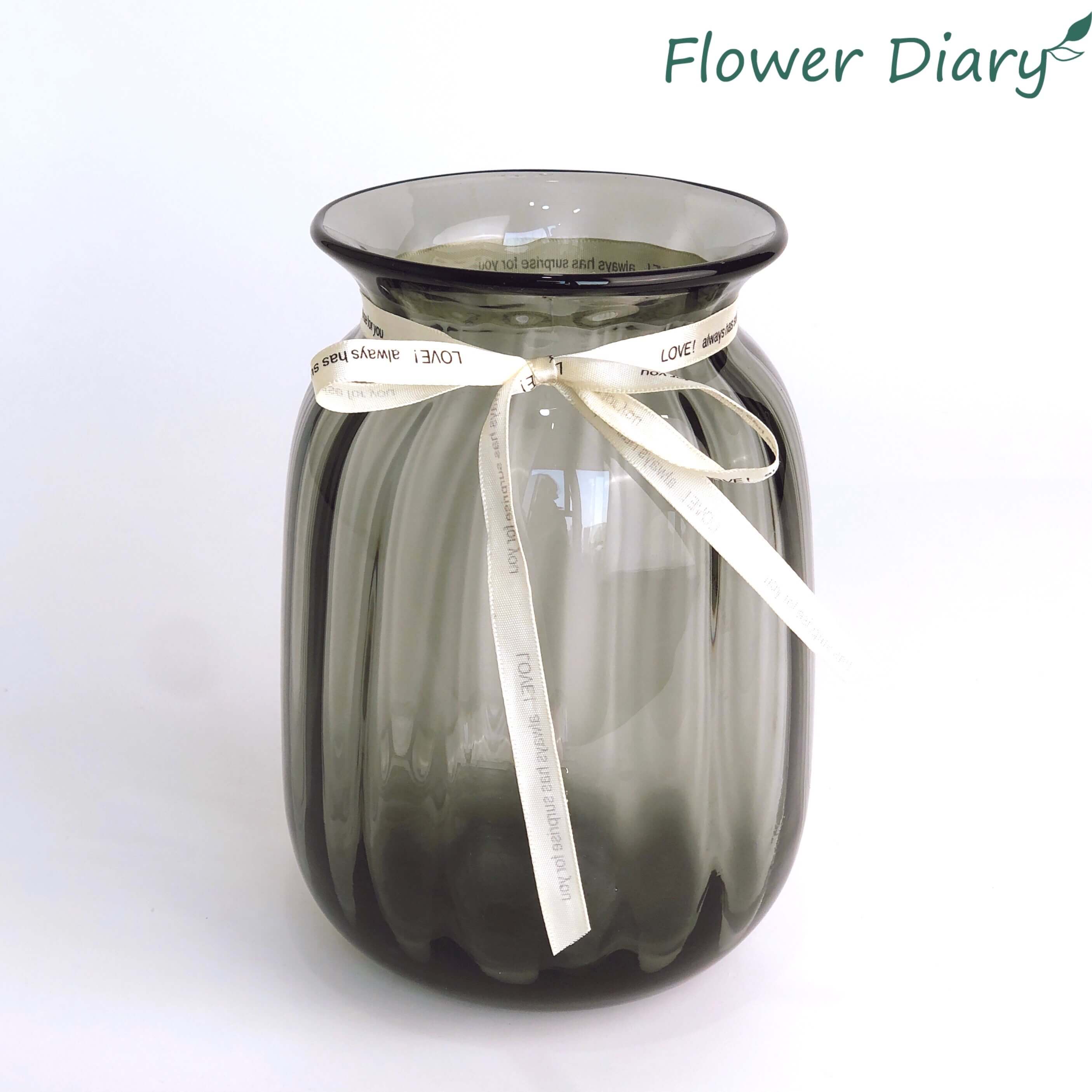 Bình cắm hoa thủy tinh màu M:10cm H:19cm