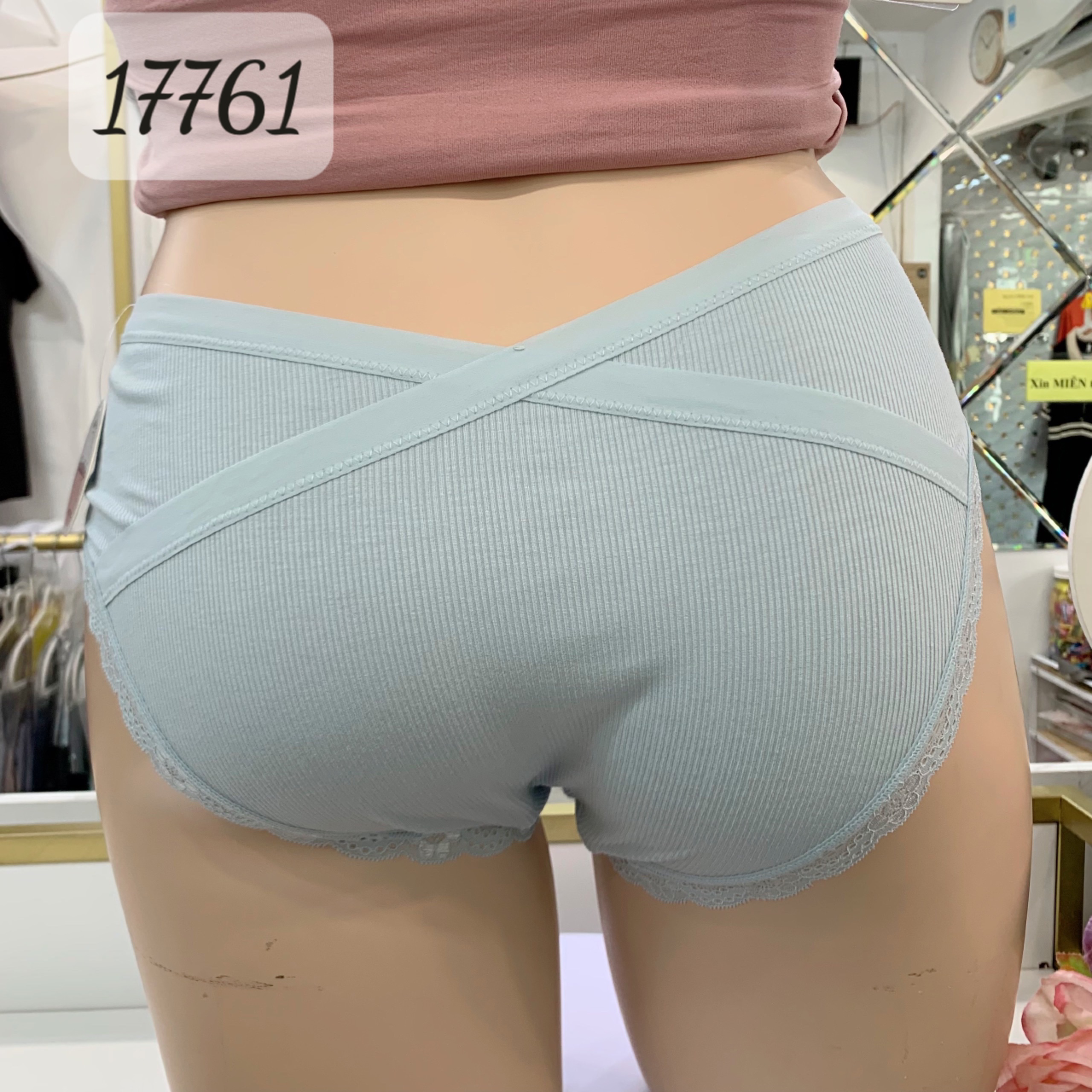 Quần lót cạp thấp BIGSIZE Quảng Châu loại 1 kiểu lưng chữ V chất co giãn đẹp - 17761 X.Dương