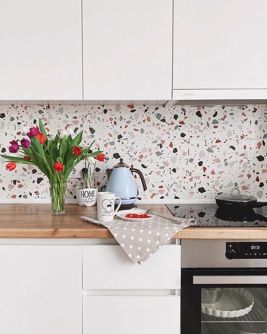 Decal dán bếp có chịu được nhiệt không?