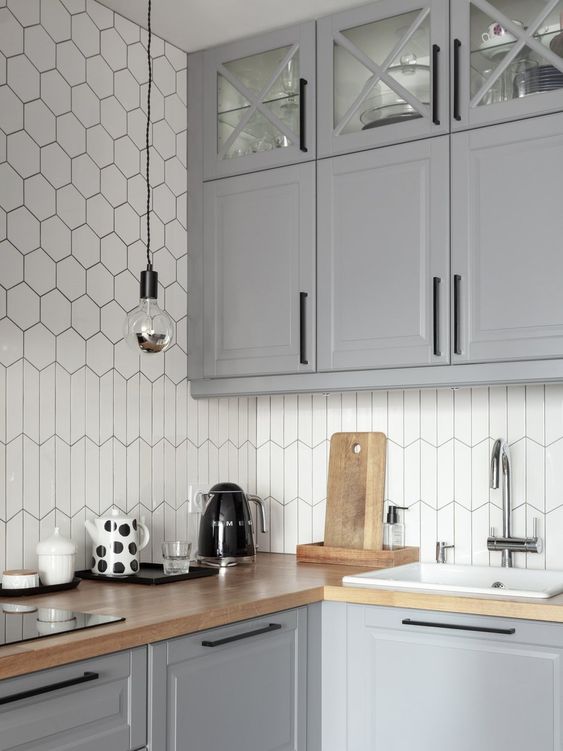 Vì sao nên sử dụng decal dán bếp