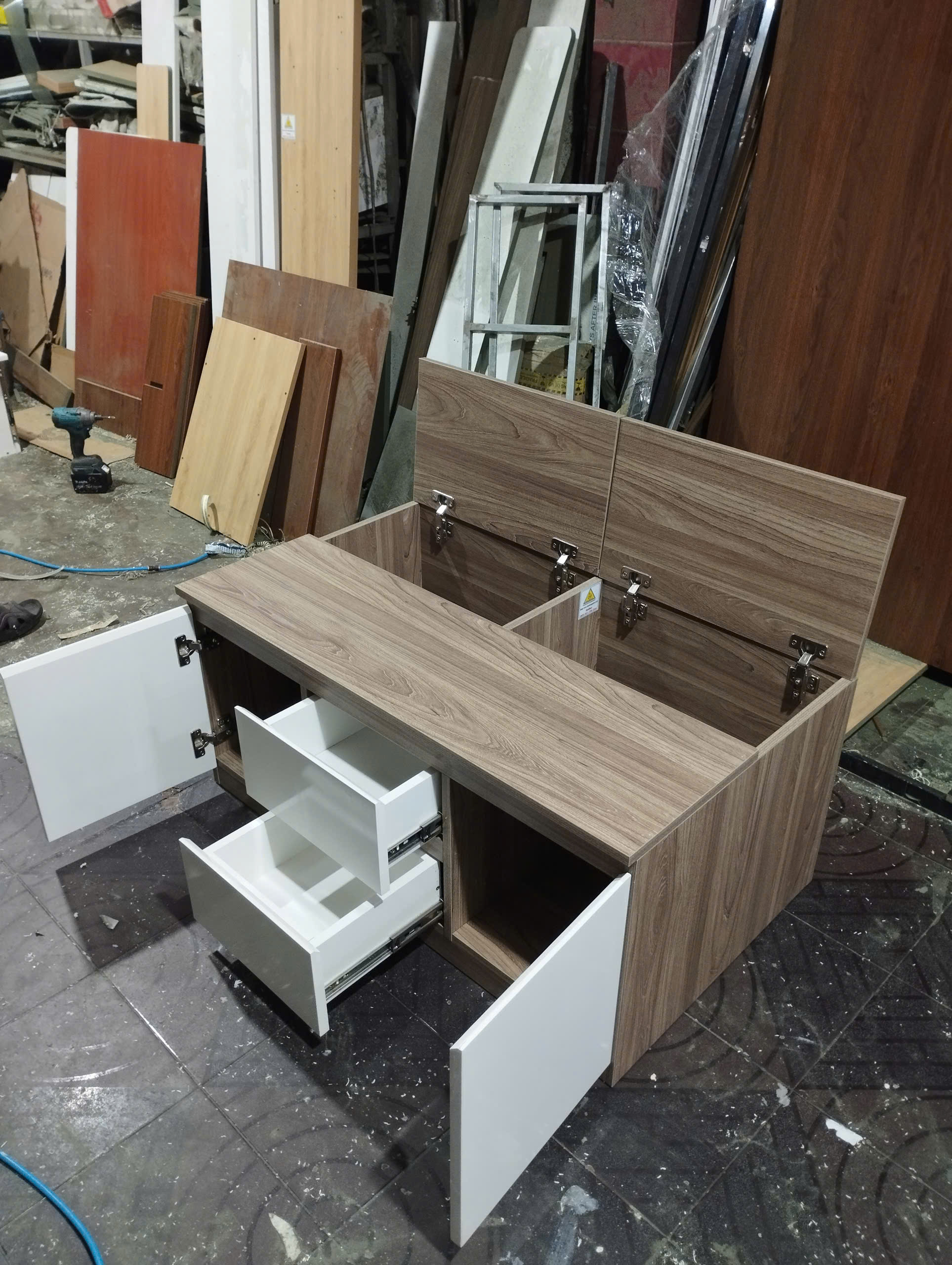Tủ đôn cửa sổ