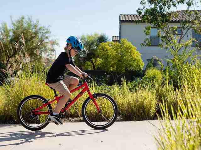 Mức giá bán ra của xe đạp trẻ em 6 – 12 tuổi