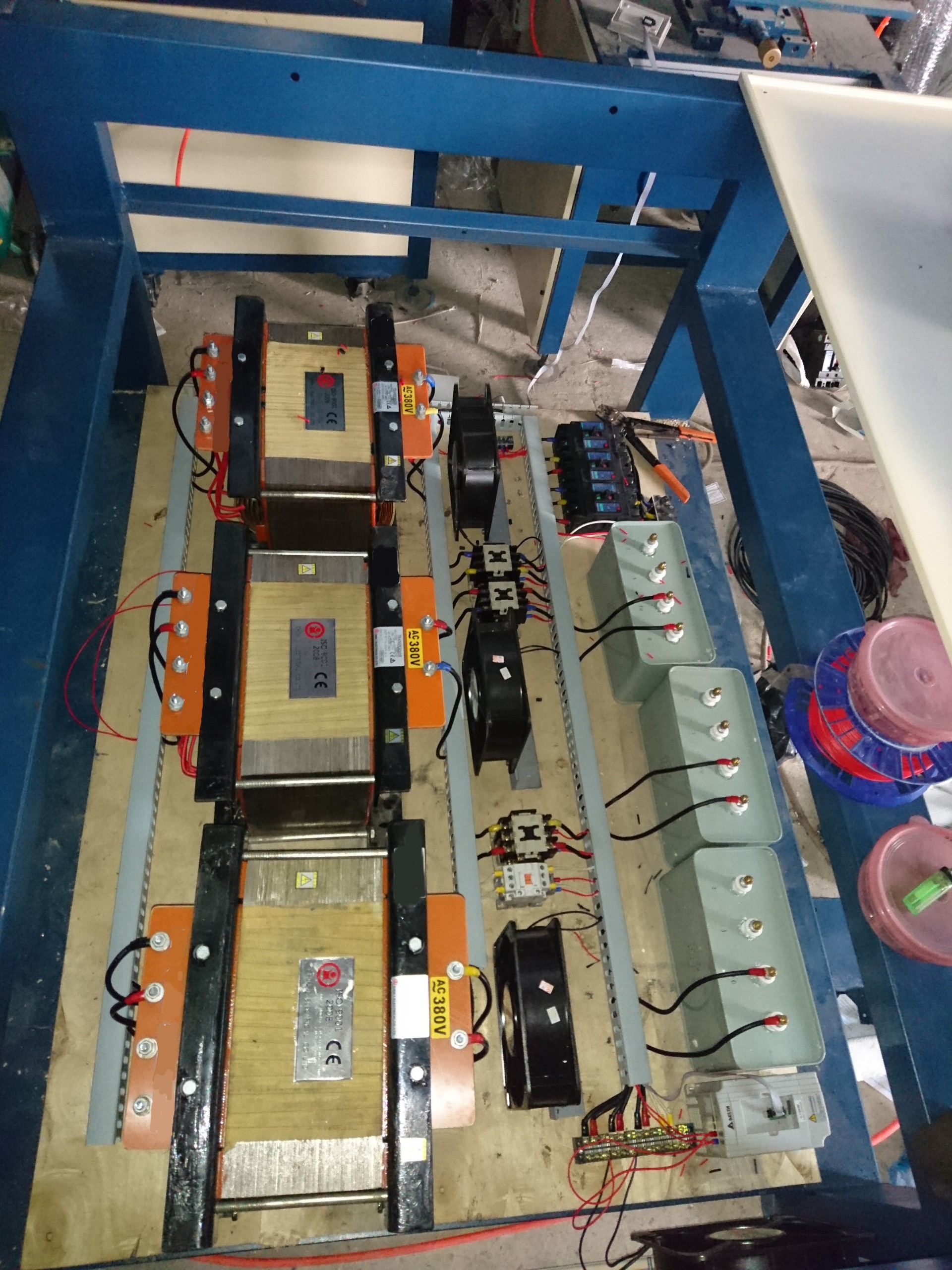 Biến Thế Đèn UV: Hiểu Rõ Về Hai Loại Biến Thế Đèn UV Cuốn Cách Ly Và Biến Thế Đèn UV Cuốn Tự Ngẫu