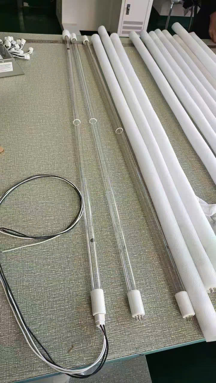 Bóng đèn UV VIQUA dễ dàng lắp đặt và thay thế trong quá trình sử dụng