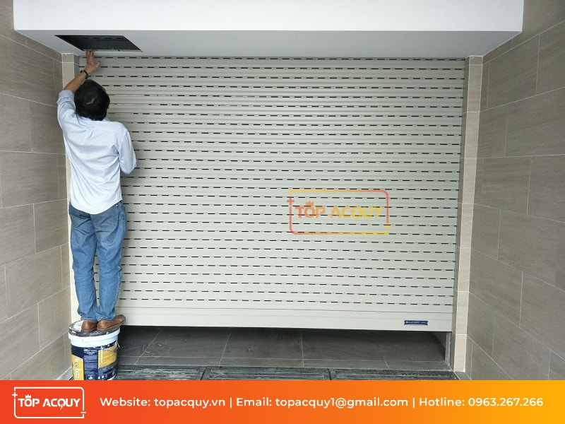 Cửa cuốn mất điện có mở được không? HD cách mở cửa cuốn khi mất điện đơn giản, nhanh chóng