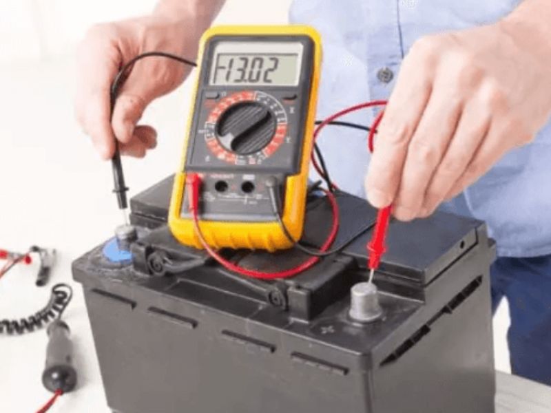 Ắc quy 100Ah dùng được bao lâu? Cách tính thời gian sử dụng của ắc quy